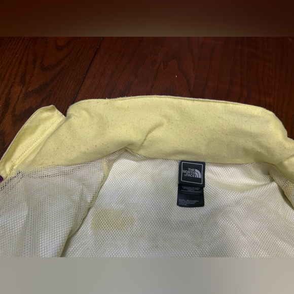 Northface Wind Breaker - Picture 3 of 6